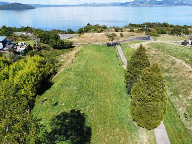 Lake Views, Location & Lifestyle