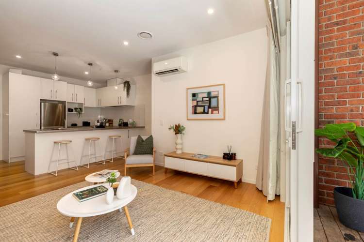 06/54g Surrey Crescent Grey Lynn_5