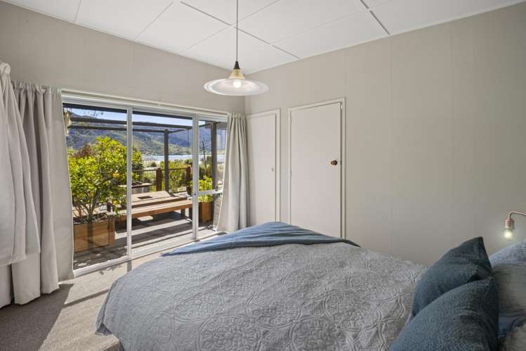 1692 Queen Charlotte Drive Linkwater_6