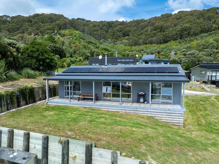 9 Seaview Drive Māhia Beach_18