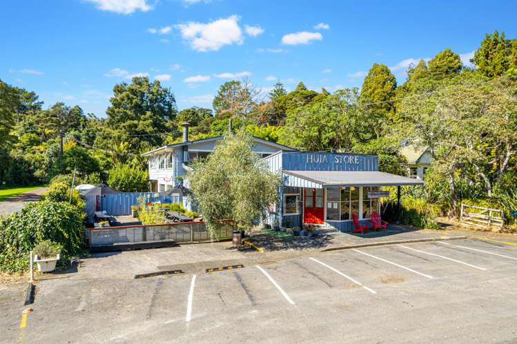 1194 Huia Road Huia_27