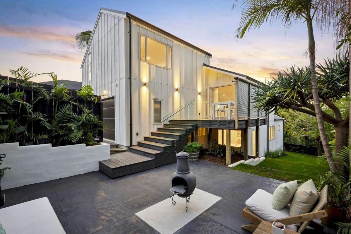 2/4 Richards Avenue_0