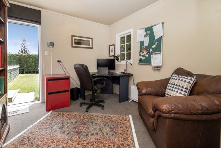 64 Uxbridge Road Mellons Bay_17