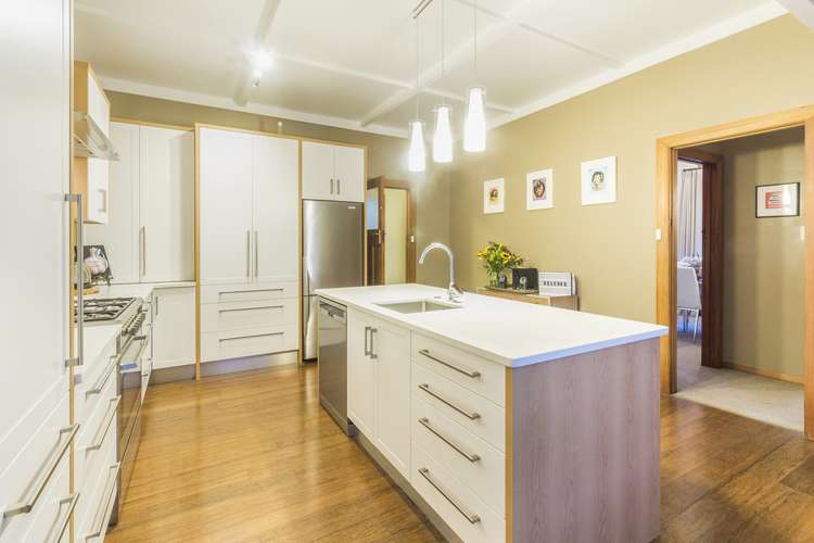 87 Golf Road New Lynn_6