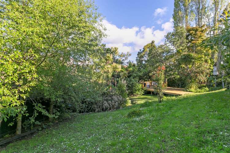 20b Coronation Street Belmont_21