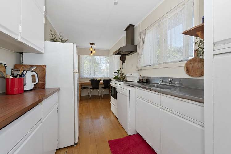 6 Manapouri Place Glenview_0