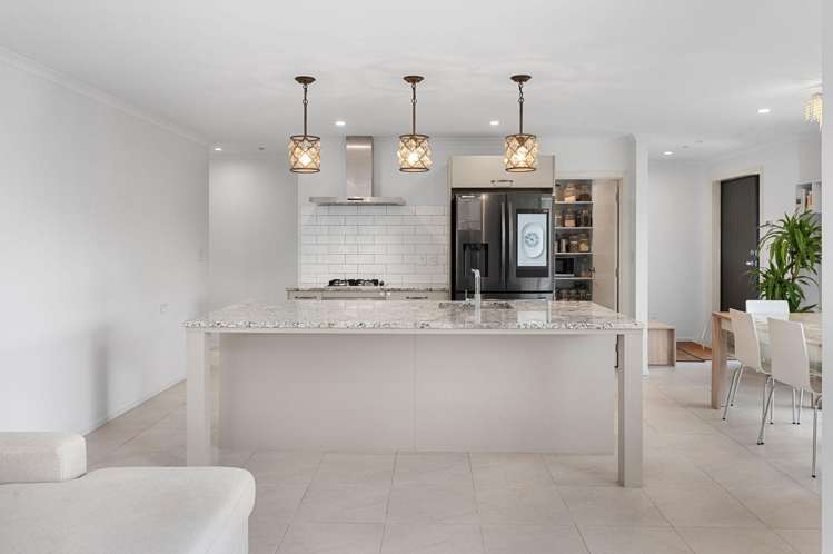 13 Haddonstone Avenue Rototuna North_3