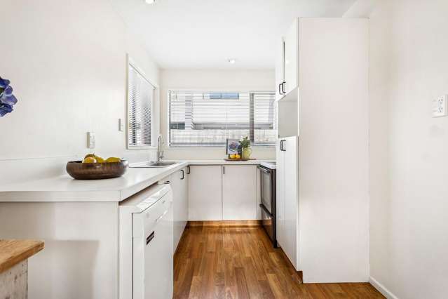 2/46 Brockworth Place Riccarton_3