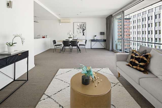 Spacious CBD Living With Car Park
