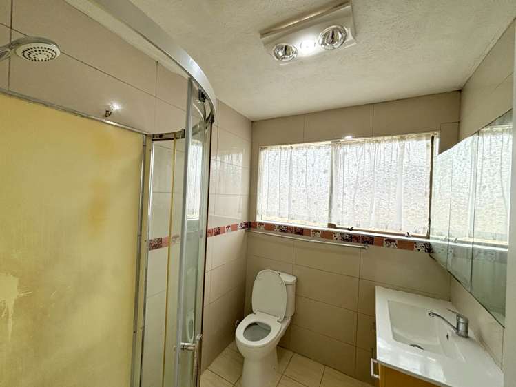 56 Sharland Avenue Manurewa_16