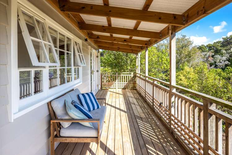 117 Queens Drive Oneroa_14