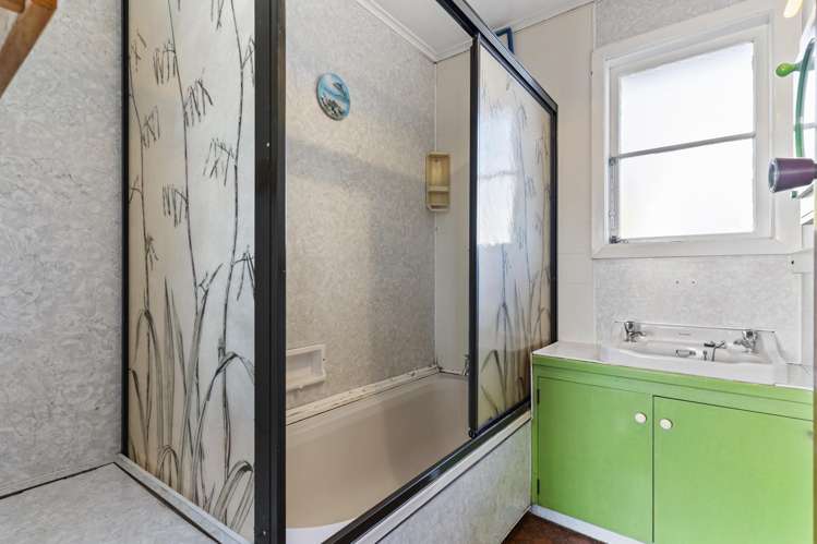 7 Fairclough Road Beach Haven_10