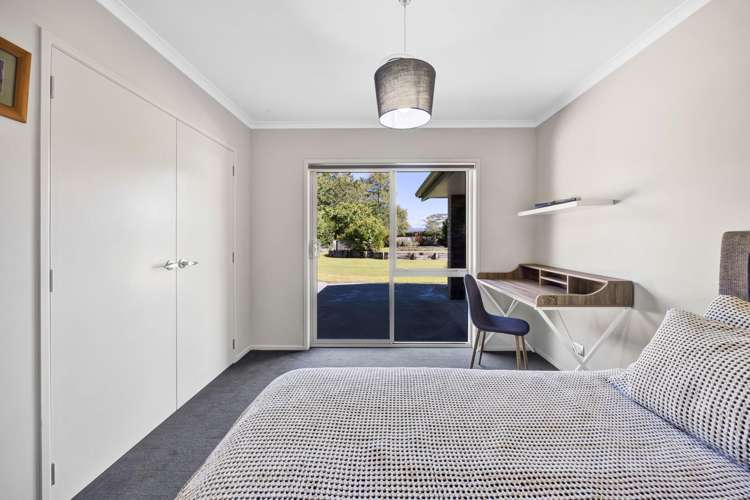 1 Elizabeth Grove Stratford_19