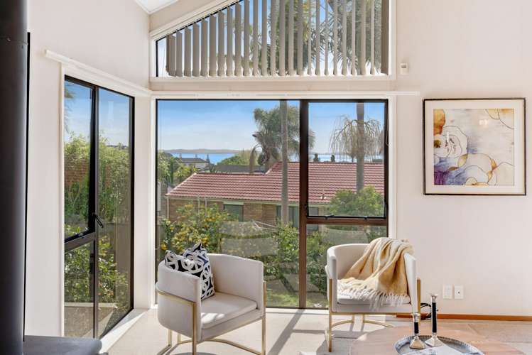 6 Dorrington Place Eastern Beach_8