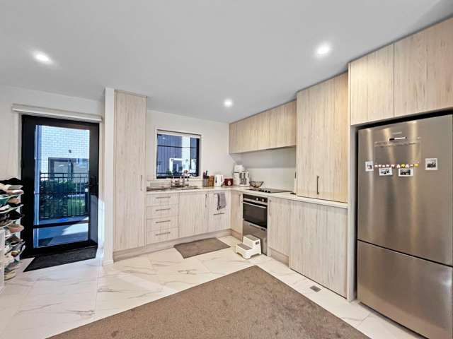  2/12 Biddle Crescent Taitā_2