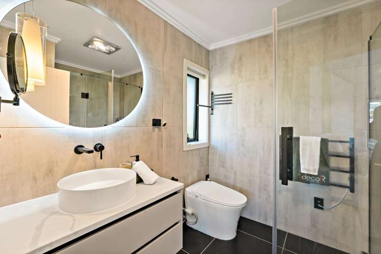 1A Morrow Avenue Bucklands Beach_13