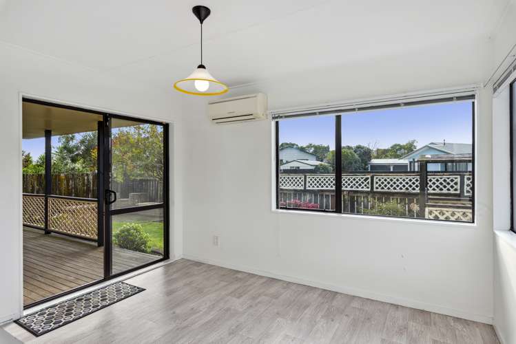 99 Queens Road Waikanae Beach_10