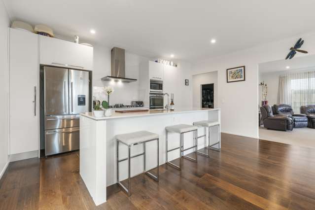 22 Couldrey Crescent Red Beach_1