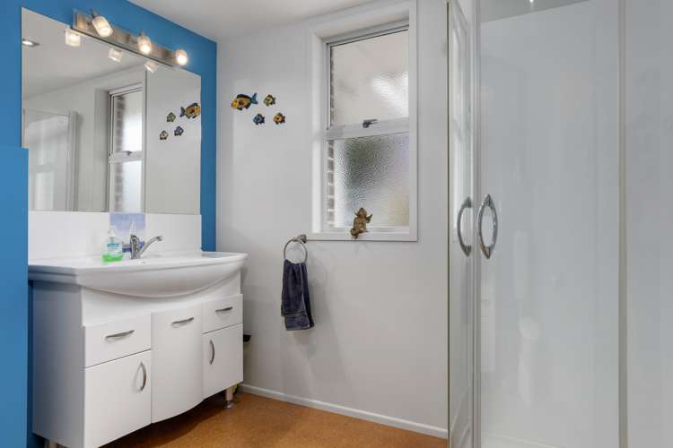 10 Roretana Drive Athenree_13