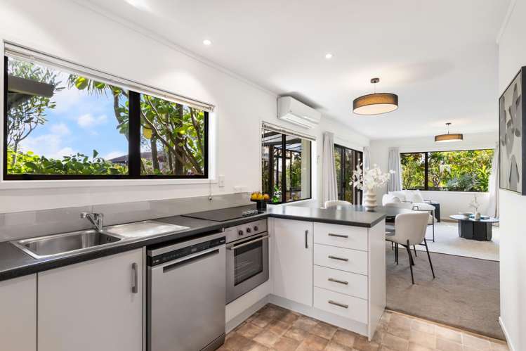 1/6 Pokapu Street Titirangi_14