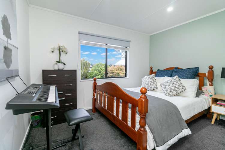 73 Meadowvale Rise Titirangi_14