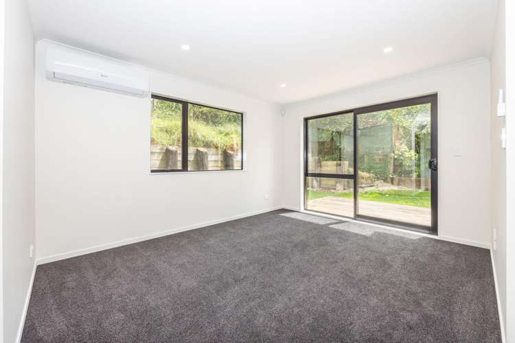 2/40A Exeter Street Glenview_12