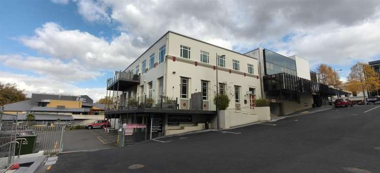 6 Sapper Moore-Jones Place Hamilton Central_25