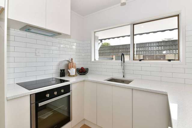 2/37 Moore Street Hillcrest_4