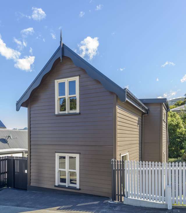 Charming Modern Home in Lyttelton!