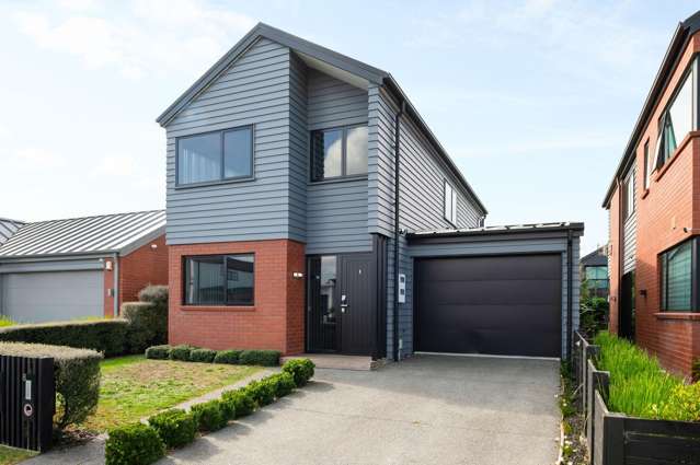 Modern Comfort In The Heart Of Greenhill