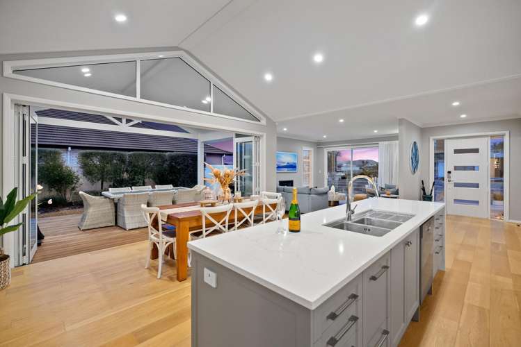 8 Waitemata Drive One Tree Point_36