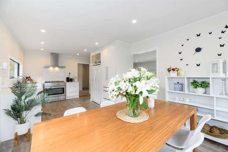 8 Serrata Place Browns Bay_10