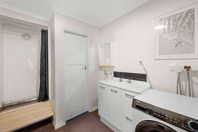 Units 1-3/91 Waikawa Road Picton_4