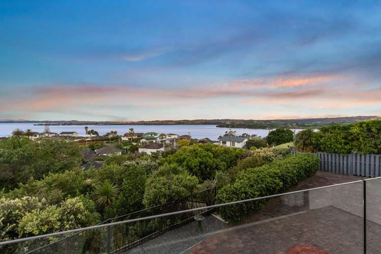 7 Pounamu Place Cockle Bay_13