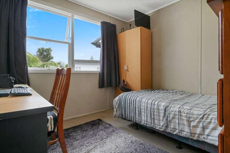2 Brennan Avenue Te Atatu Peninsula_8