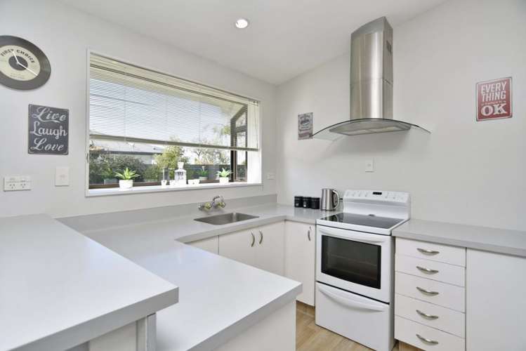 6 Heriott Close Burwood_9