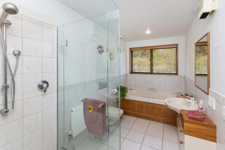 257 Cathedral Road Gore Bay_24