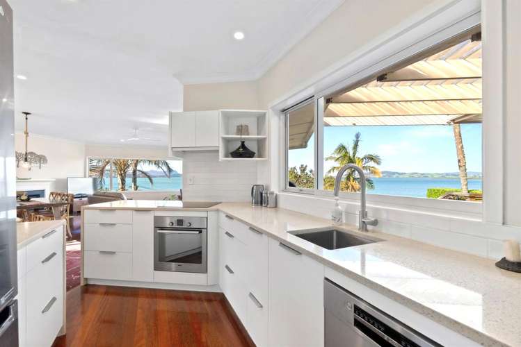 108 Beach Road Onerahi_4