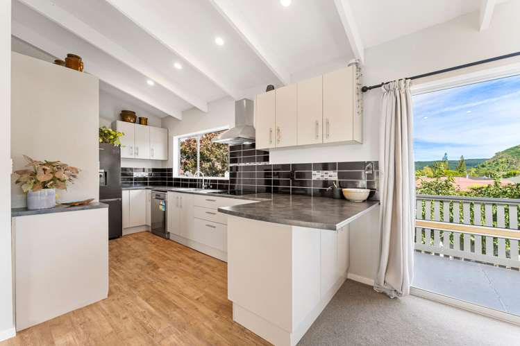 4 Lord Auckland Road Wakefield_2