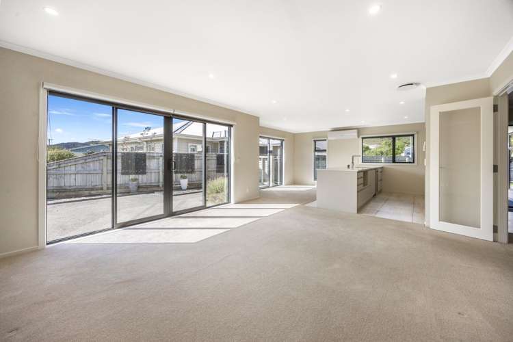 13 Henrietta Maxwell Grove Wainuiomata_2