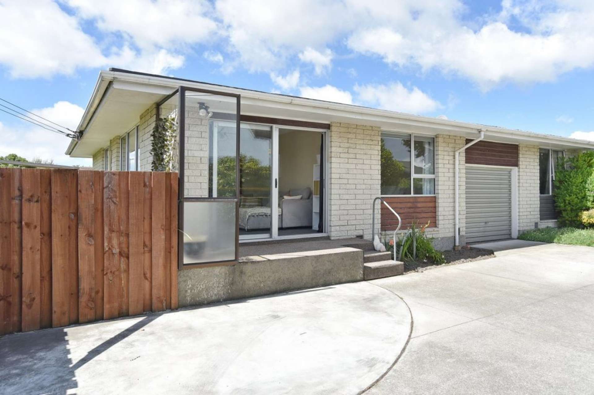 1/40 Prestons Road Redwood_0