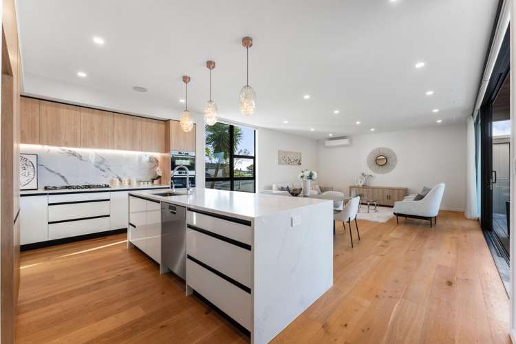 8C William Souter Street Forrest Hill_11