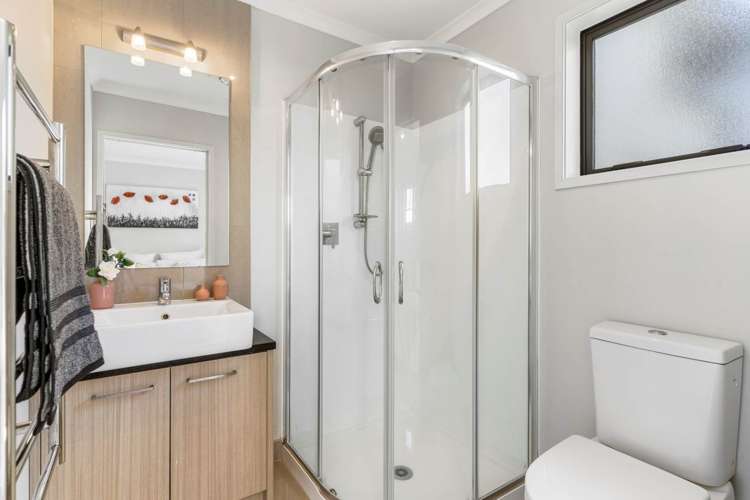 16 Hirimate Place Flat Bush_30