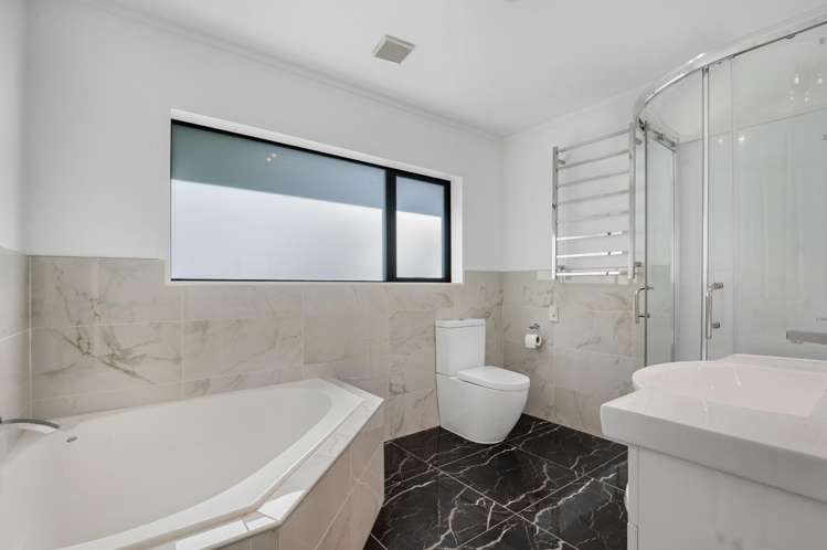 103 Golf Road New Lynn_12