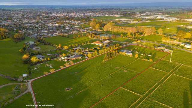 4.87ha farmlet on Feildings town boundary