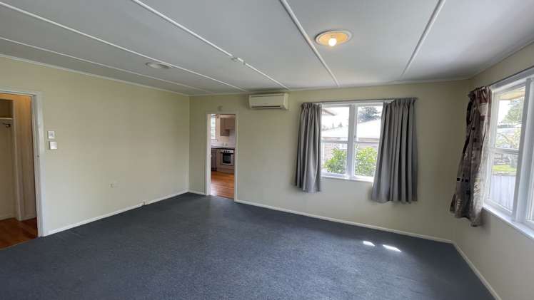12 Gill Avenue Te Atatū Peninsula_13