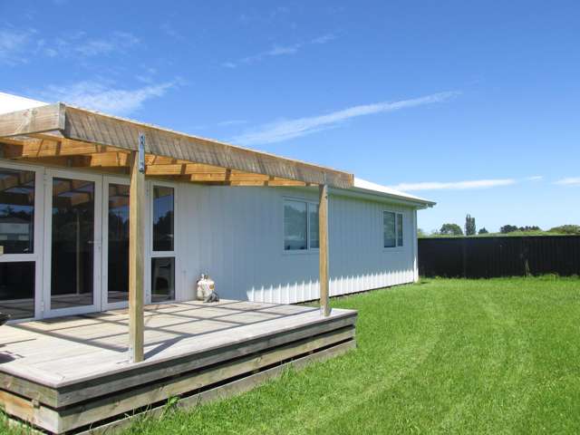 Near new modern home - Smart buying, easy living