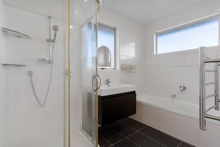 38 Sunline Avenue Massey_10