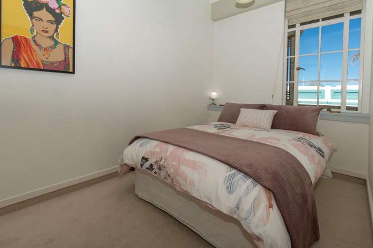 1/214 Emerson Street Napier South_5