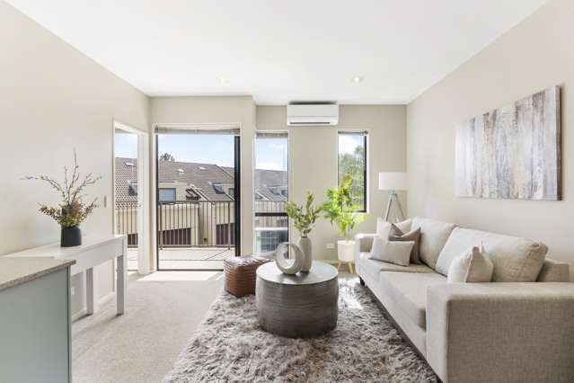 102B/525 East Coast Road Browns Bay_1